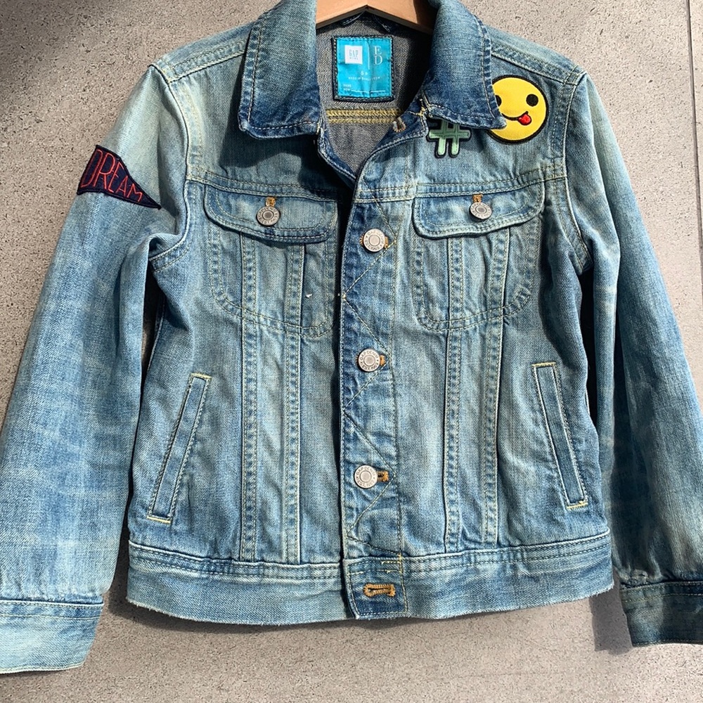 Gap kids Jean jacket with patch appliqué size s